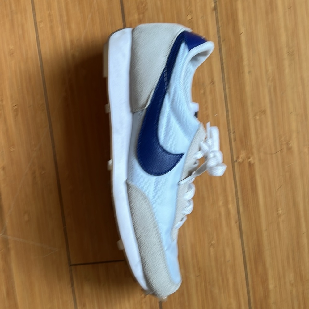 Nike Daybreak Sneakers - Picture 5 of 7